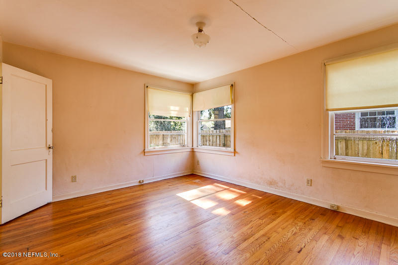1424 Pinetree Road Jacksonville, FL 32207 - Photo 15 of 25 Bedroom 1