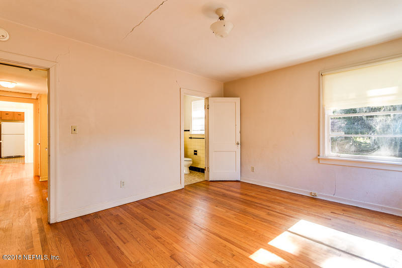 1424 Pinetree Road Jacksonville, FL 32207 - Photo 16 of 25 Bedroom 3