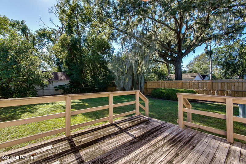 1424 Pinetree Road Jacksonville, FL 32207 - Photo 20 of 25 Deck