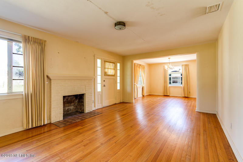 1424 Pinetree Road Jacksonville, FL 32207 - Photo 4 of 25 Open LIving and Dining Rooms