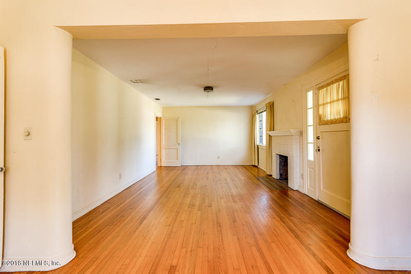 1424 Pinetree Road Jacksonville, FL 32207 - Photo 8 of 25 Beautiful Wood Floors