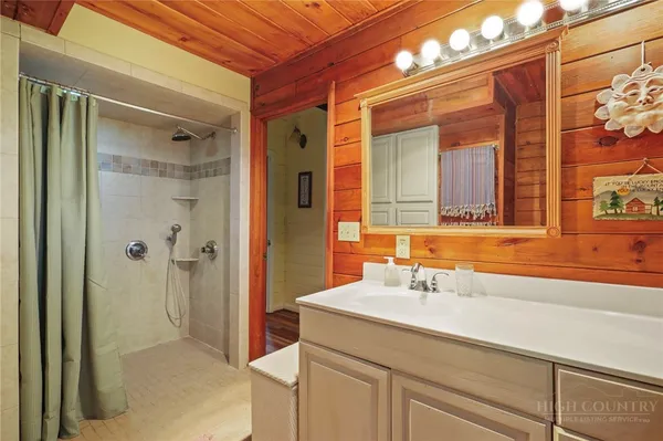 $749,000 | 867 Ski Acres Drive, Blowing Rock, NC 28605