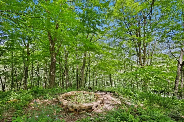 $749,000 | 867 Ski Acres Drive, Blowing Rock, NC 28605