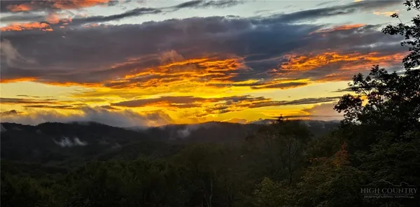 $749,000 | 867 Ski Acres Drive, Blowing Rock, NC 28605