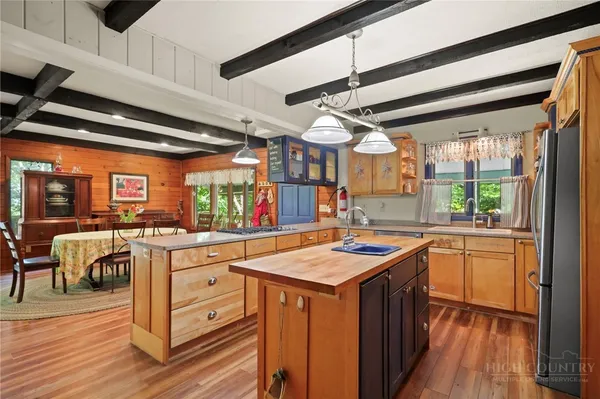 $749,000 | 867 Ski Acres Drive, Blowing Rock, NC 28605