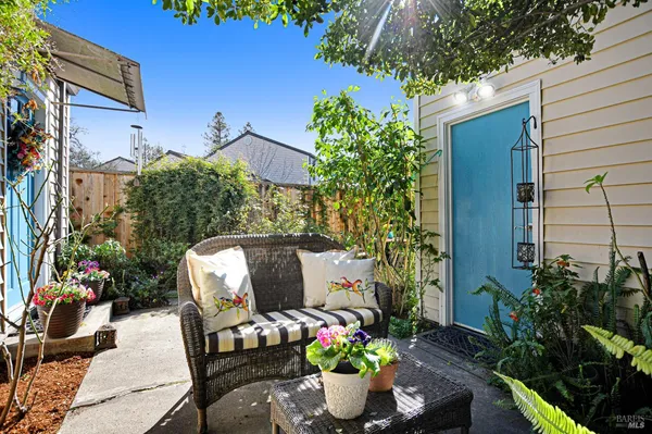 $355,000 | 1574 Yardley Street, Santa Rosa, CA 95403