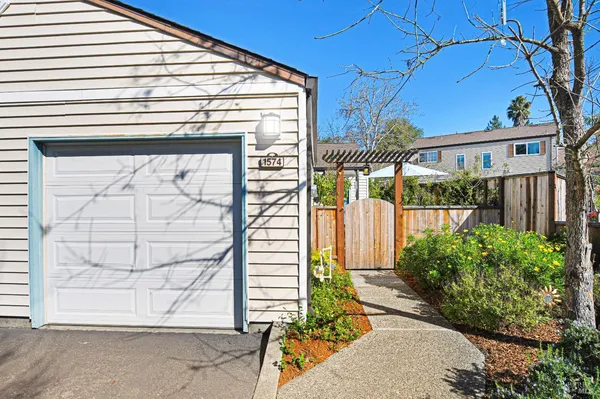 $355,000 | 1574 Yardley Street, Santa Rosa, CA 95403