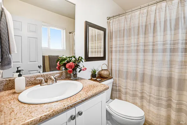 $355,000 | 1574 Yardley Street, Santa Rosa, CA 95403