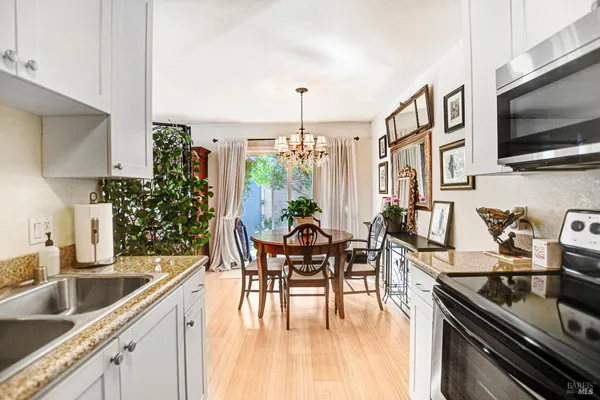 $355,000 | 1574 Yardley Street, Santa Rosa, CA 95403