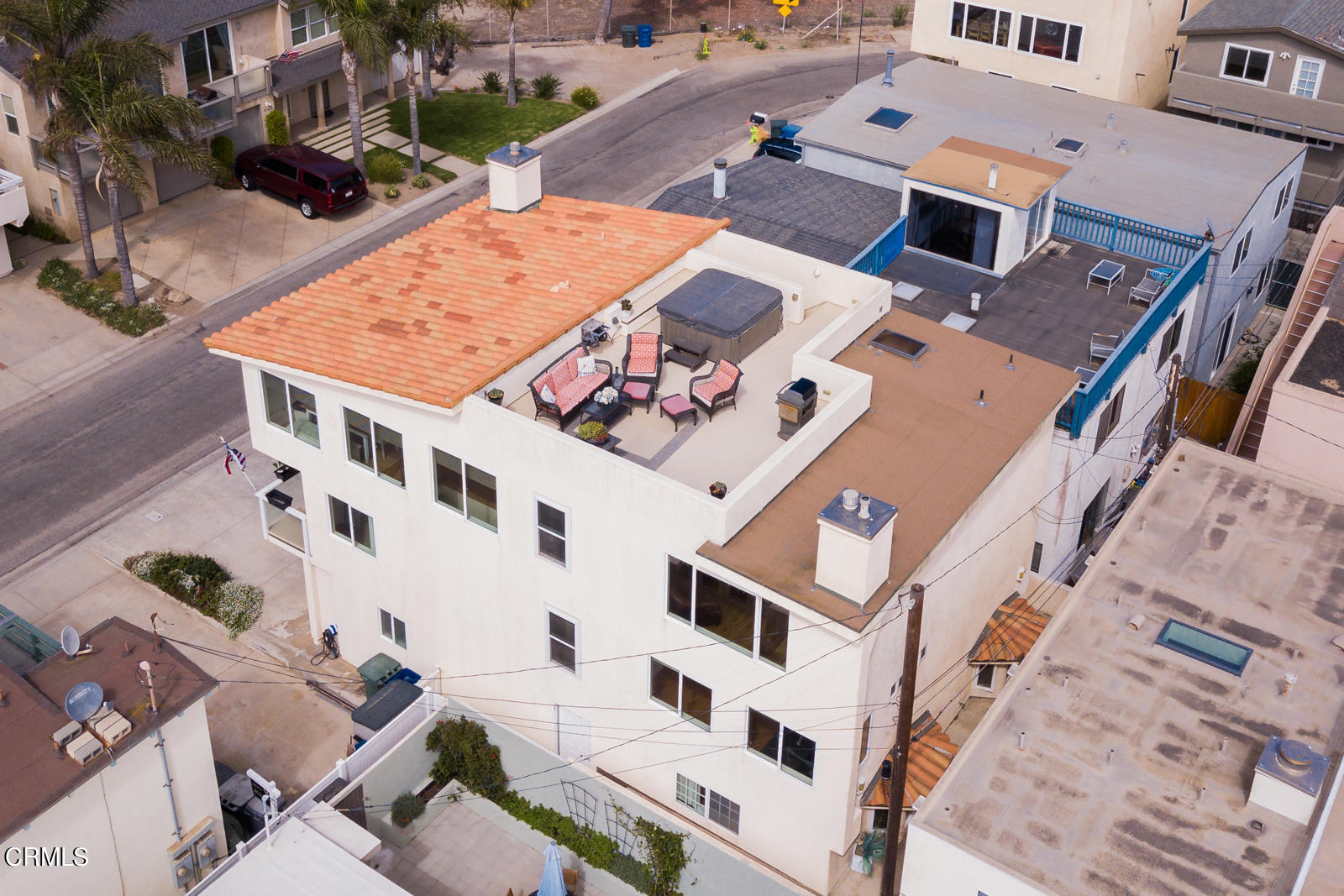328 Lakeshore Drive Oxnard, CA 93035 - Photo 28 of 43 an aerial view of residential houses with outdoor space