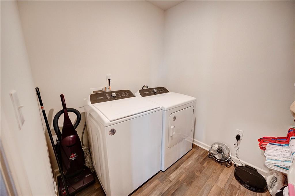 500 Pemberton Street Kingston, GA 30145 - Photo 24 of 46 a utility room with dryer and washer