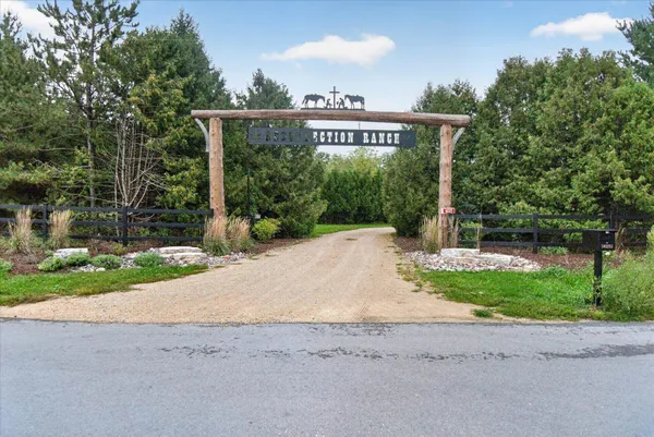 $3,599,000 | 4025 South Bernstein Road, Orfordville, WI 53576
