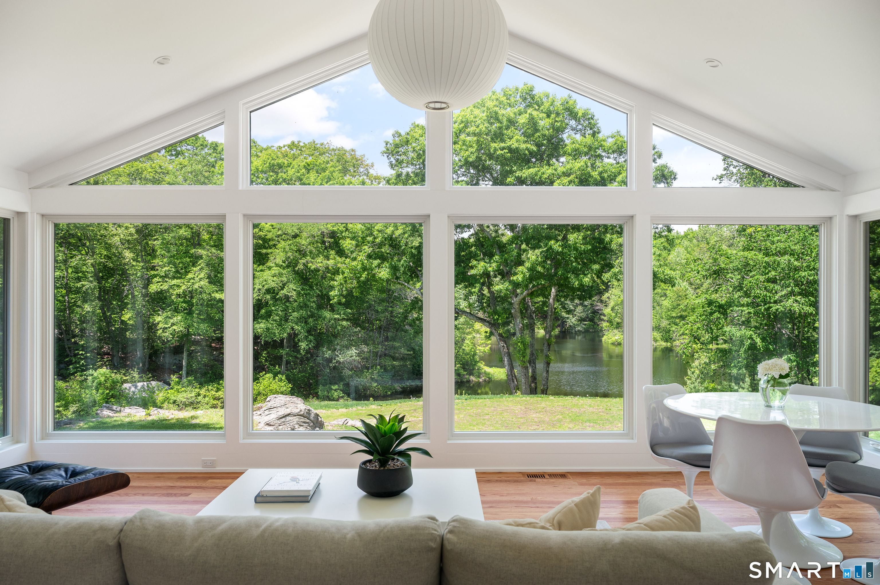198 Woodchuck Road Stamford, CT 06903 - Photo 4 of 28