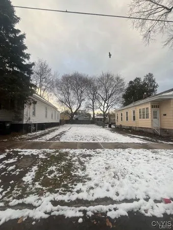 $18,000 | 211 Grumbach Avenue, Syracuse, NY 13203