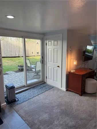 $5,000 | 16 Dudley Avenue, Unit 7, Newport, RI 02840