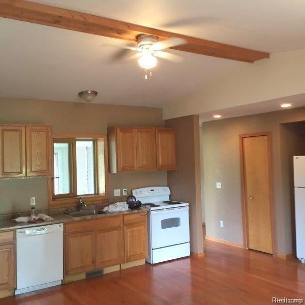 5662 Hinchey Road Howell, MI 48843 - Photo 5 of 23 5.jpg