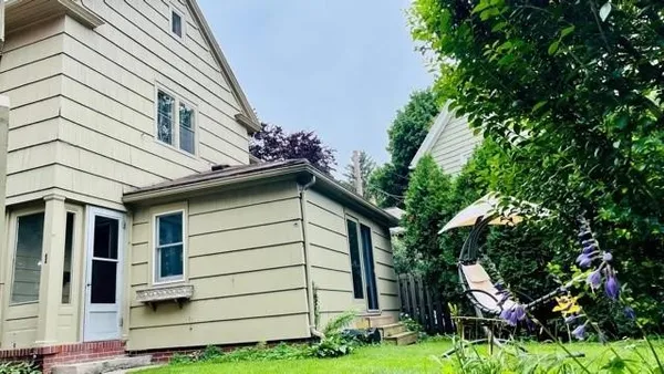 $1,980 | 352 Canterbury Road, Unit 1, Rochester, NY 14607