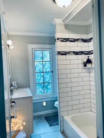 $1,980 | 352 Canterbury Road, Unit 1, Rochester, NY 14607