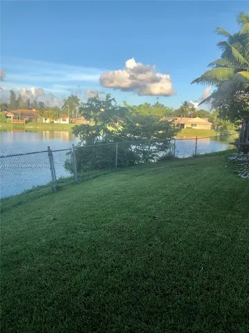 $3,590 | 15025 Brighton Lane, Davie, FL 33331