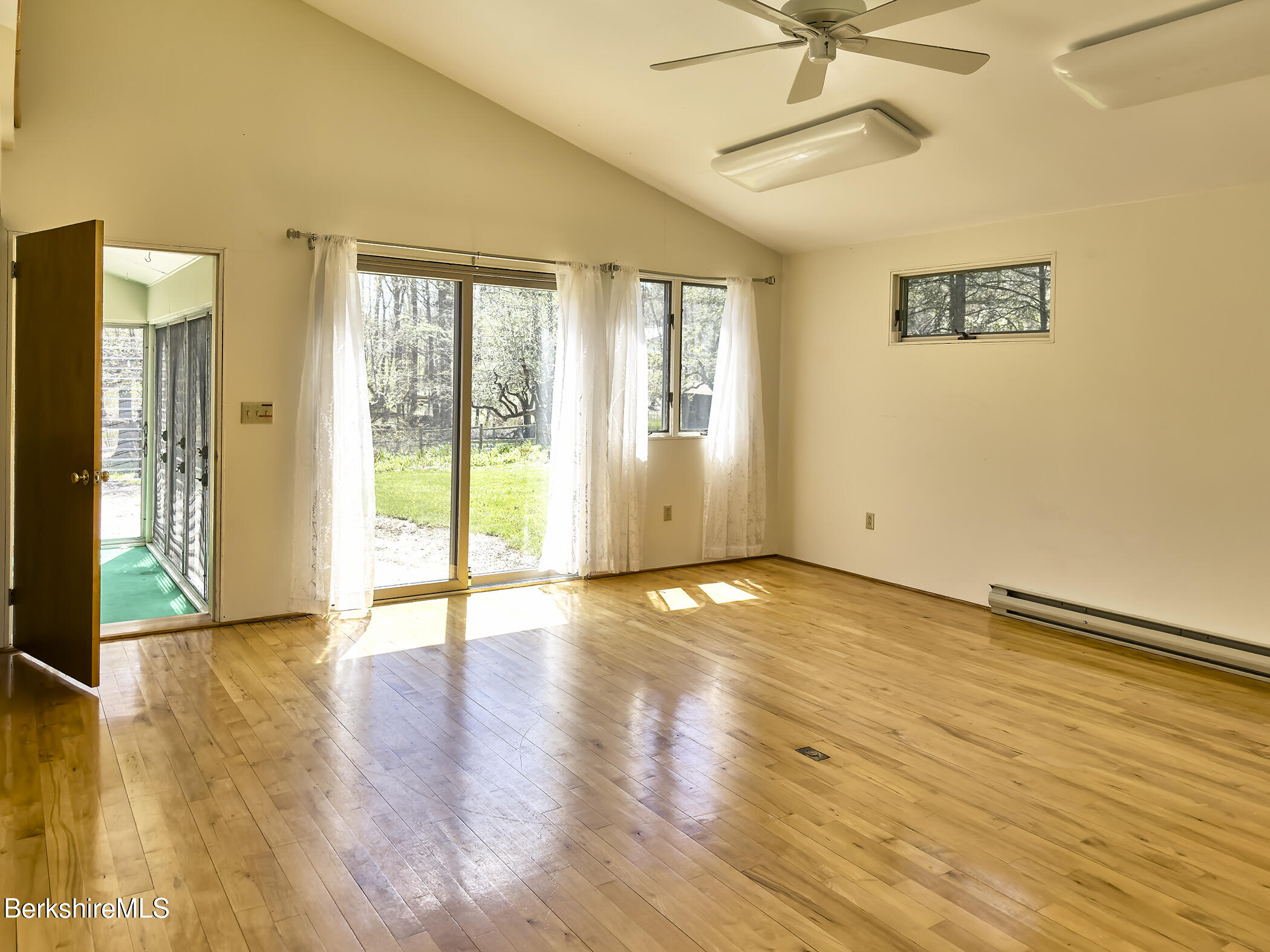 349 Old Stockbridge Road Lenox, MA 01240 - Photo 46 of 54 40 Frothingham - Studio