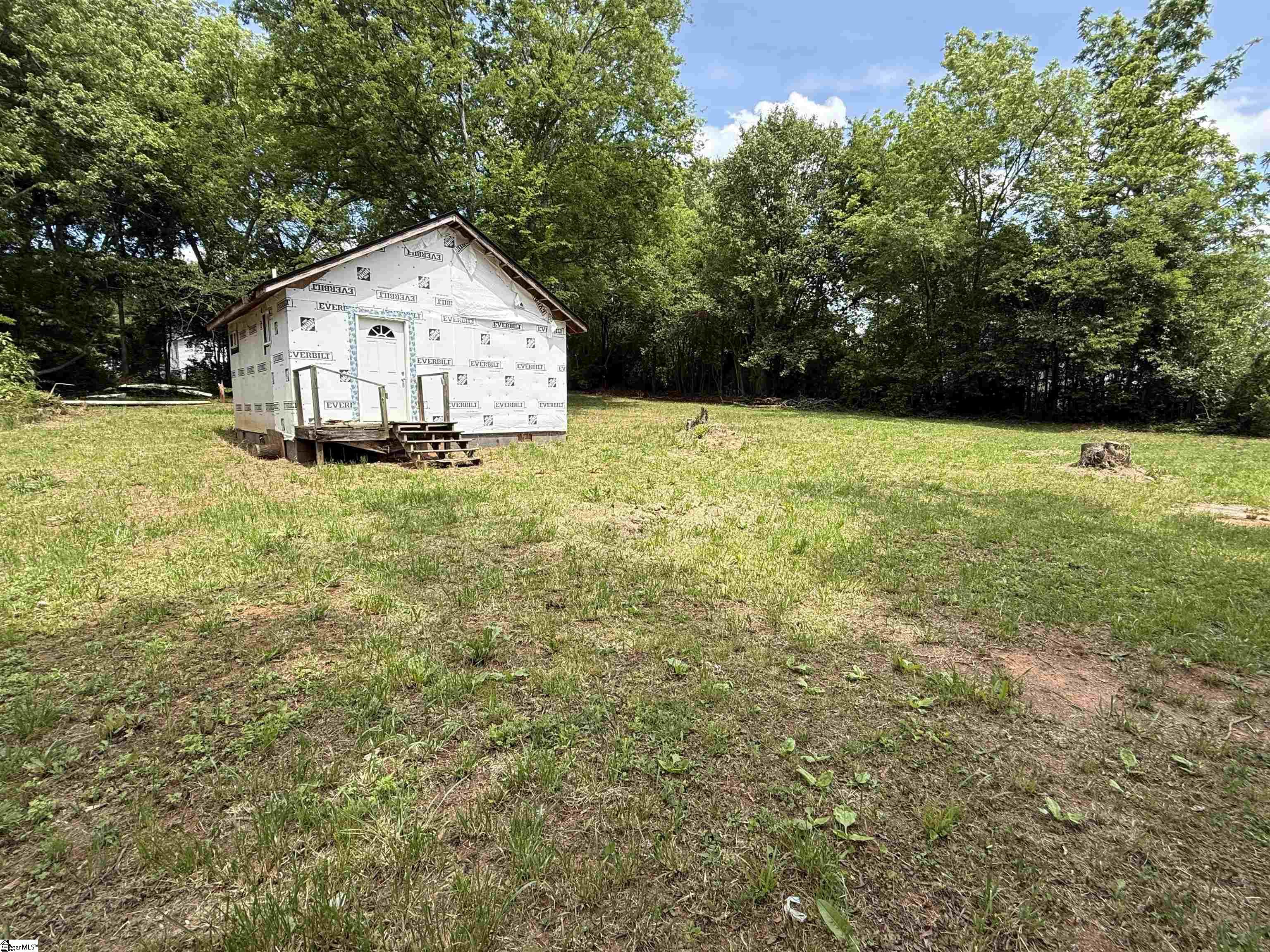 318 Cora Street Laurens, SC 29360 - Photo 2 of 9