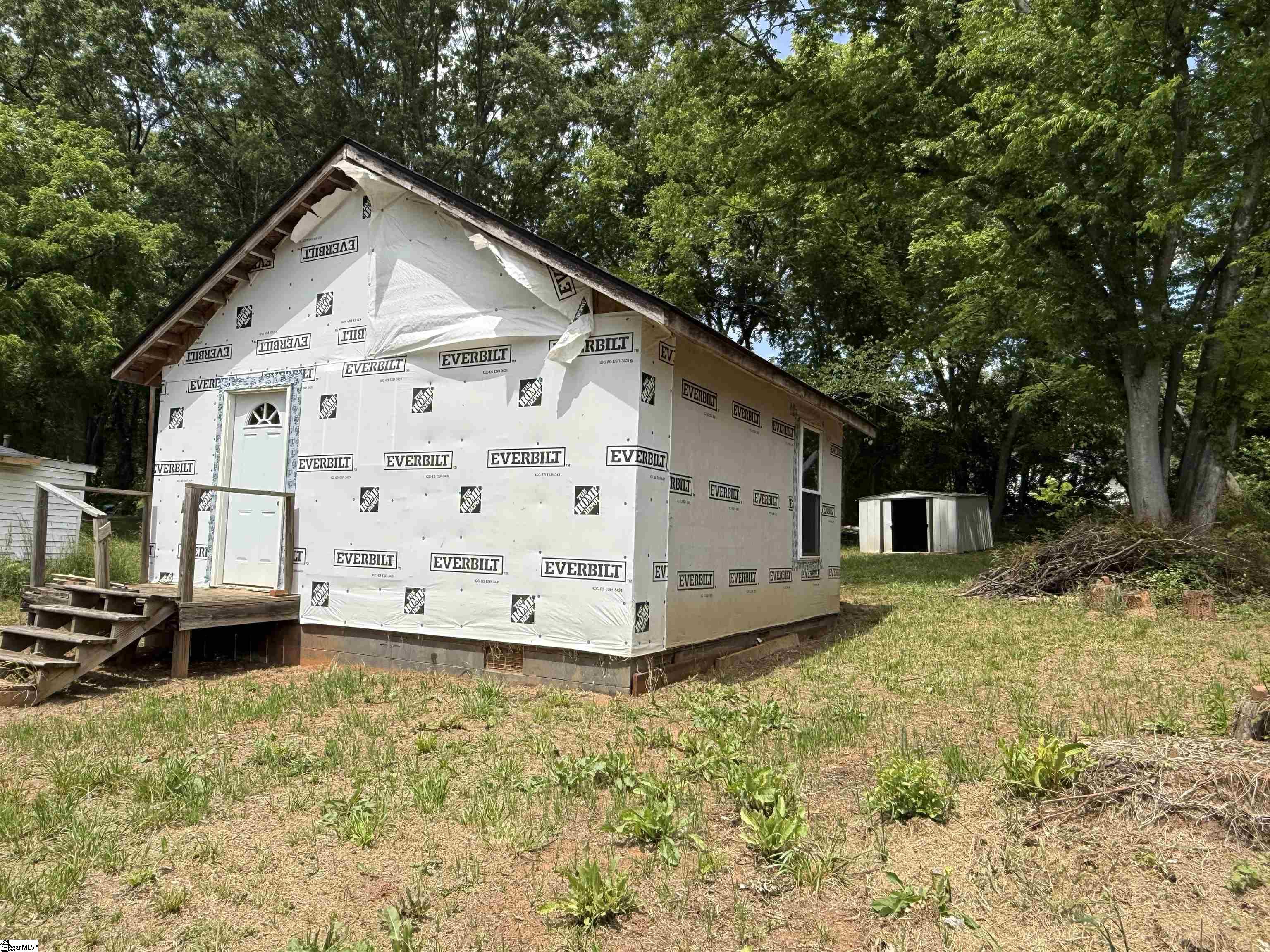 318 Cora Street Laurens, SC 29360 - Photo 3 of 9