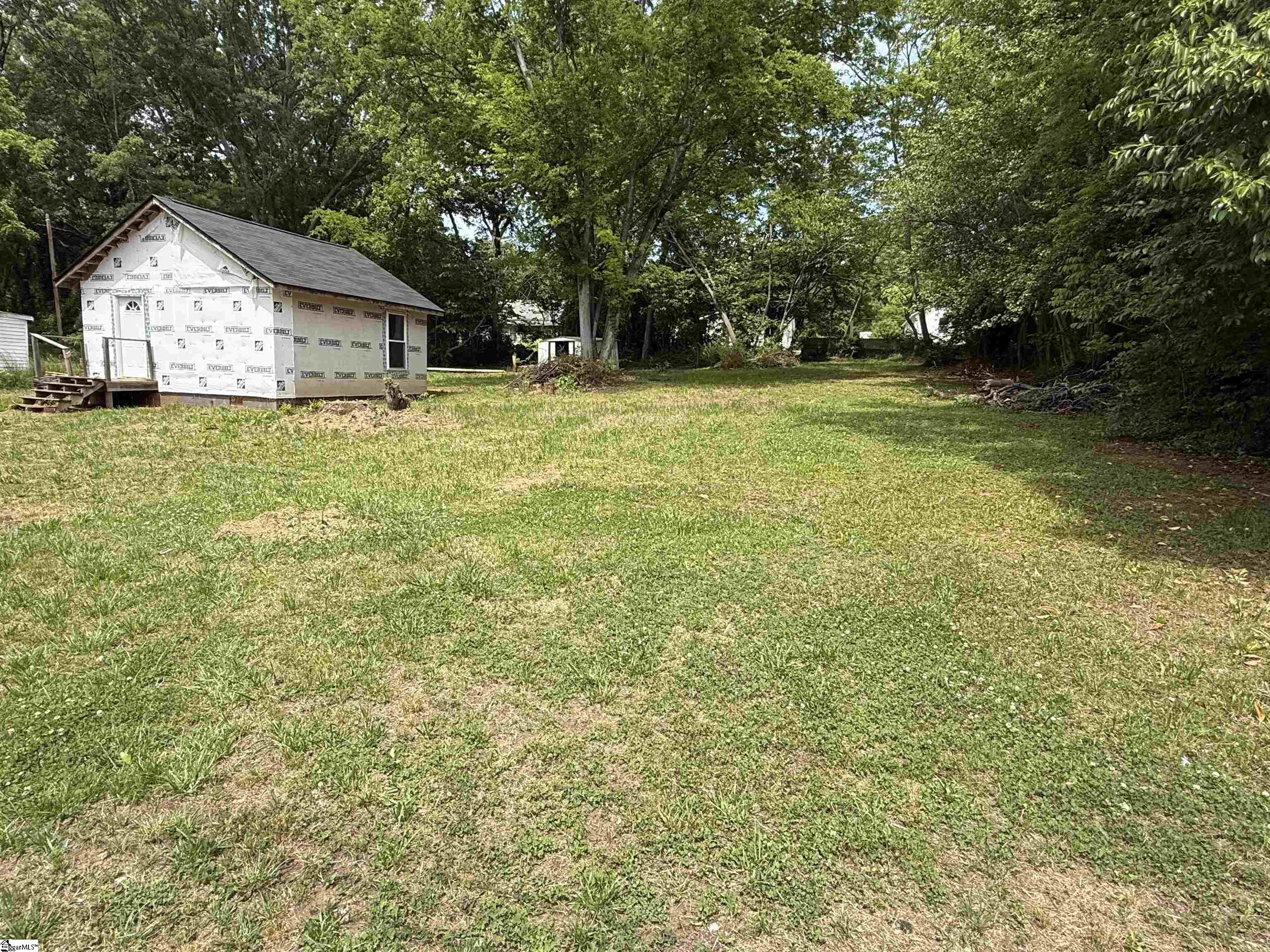 318 Cora Street Laurens, SC 29360 - Photo 4 of 9