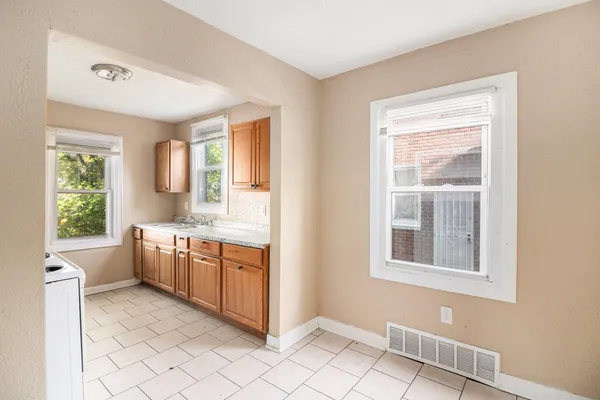 $69,000 | 10731 Somerset Avenue, Detroit, MI 48224