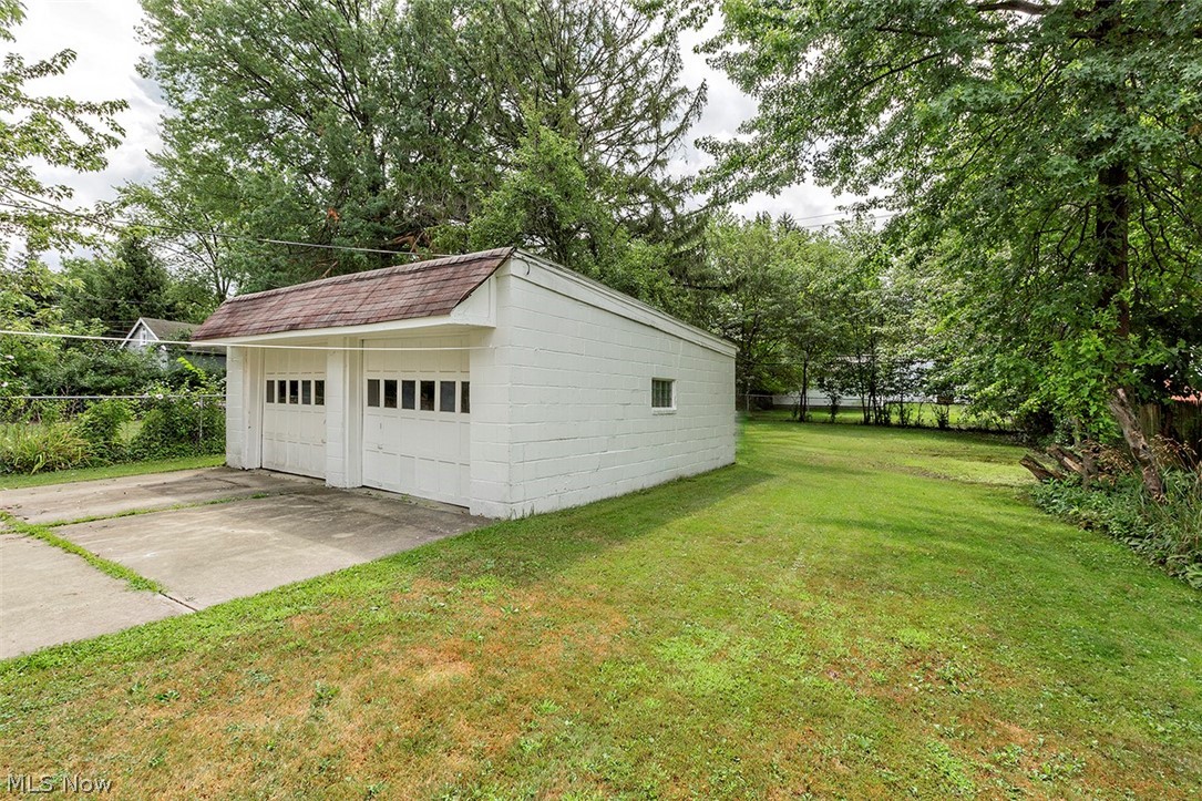 4296 Ardmore Road South Euclid, OH 44121 - Photo 3 of 29