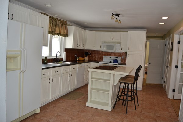 25 Harriman Road Hudson, MA 01749 - Photo 3 of 23 Gallery Image 3