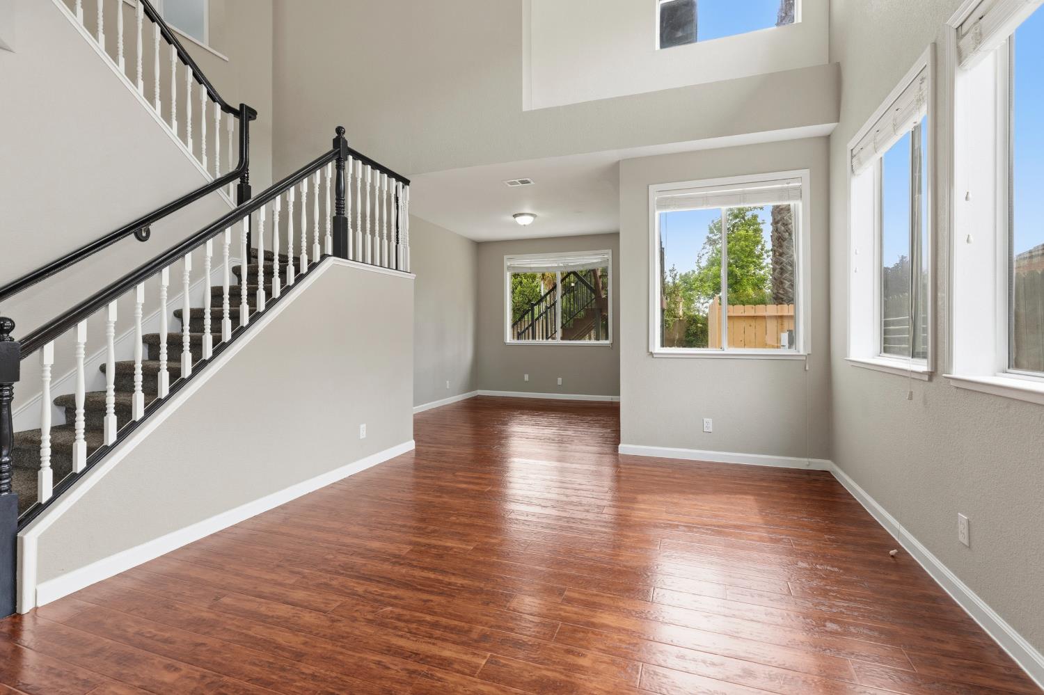 504 Van Dyken Way Ripon, CA 95366 - Photo 7 of 53