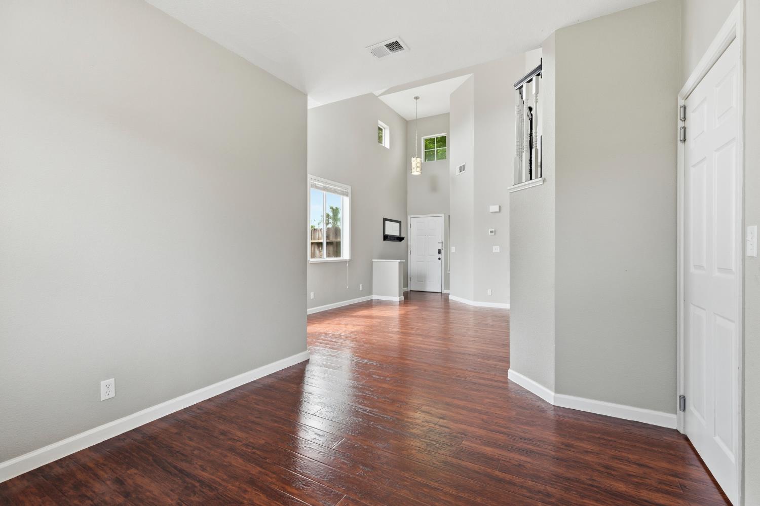504 Van Dyken Way Ripon, CA 95366 - Photo 9 of 53