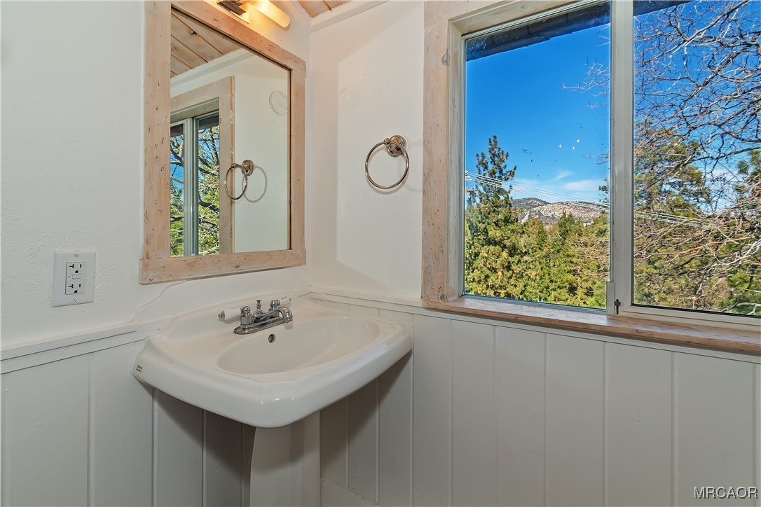 44408 Valley View Lane Sugarloaf, CA 92386 - Photo 21 of 42