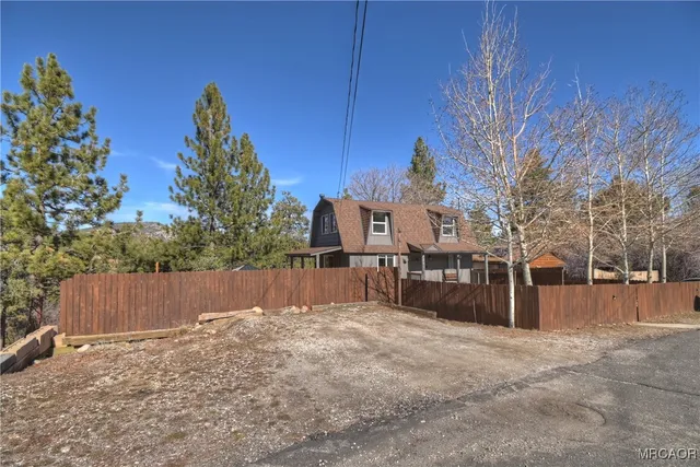 $399,900 | 44408 Valley View Lane, Sugarloaf, CA 92386