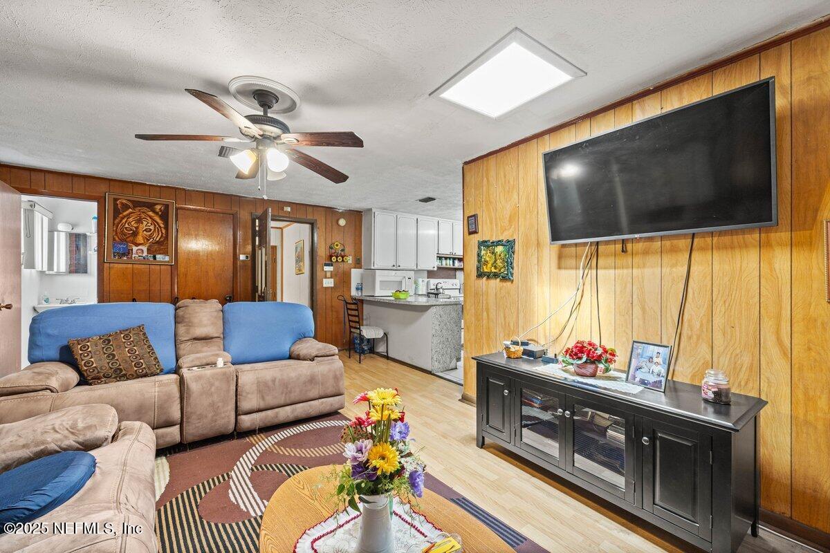 6932 Welland Road Jacksonville, FL 32209 - Photo 8 of 34 Photo - 011