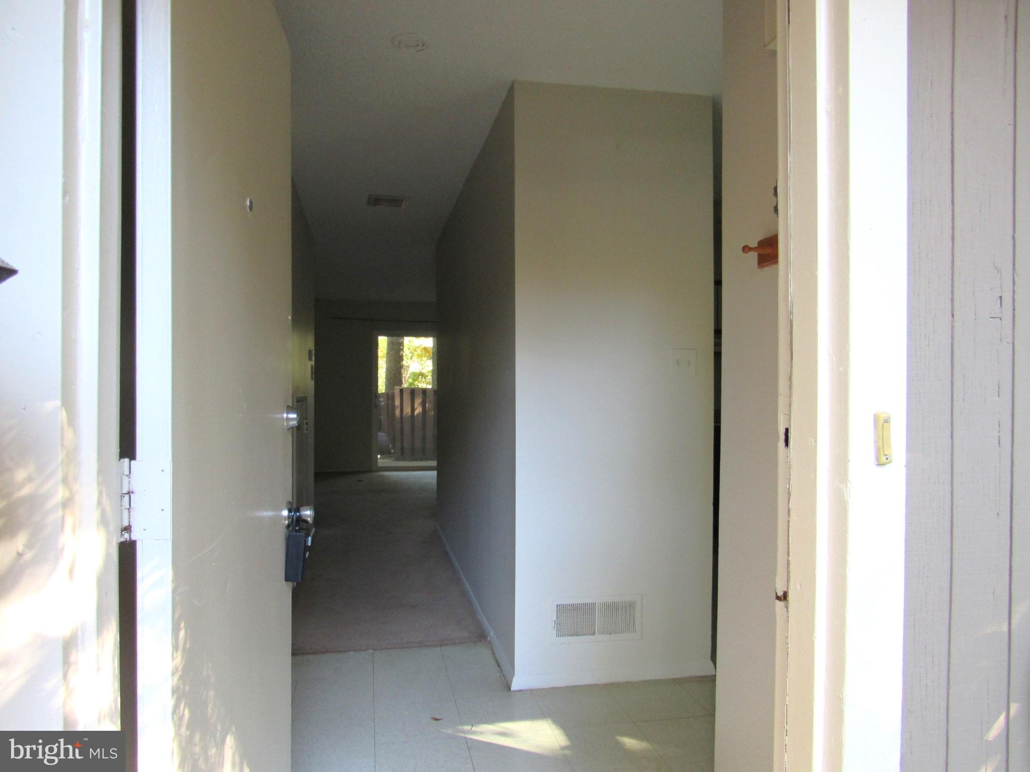 2202 Southgate Square Reston, VA 20191 - Photo 4 of 27