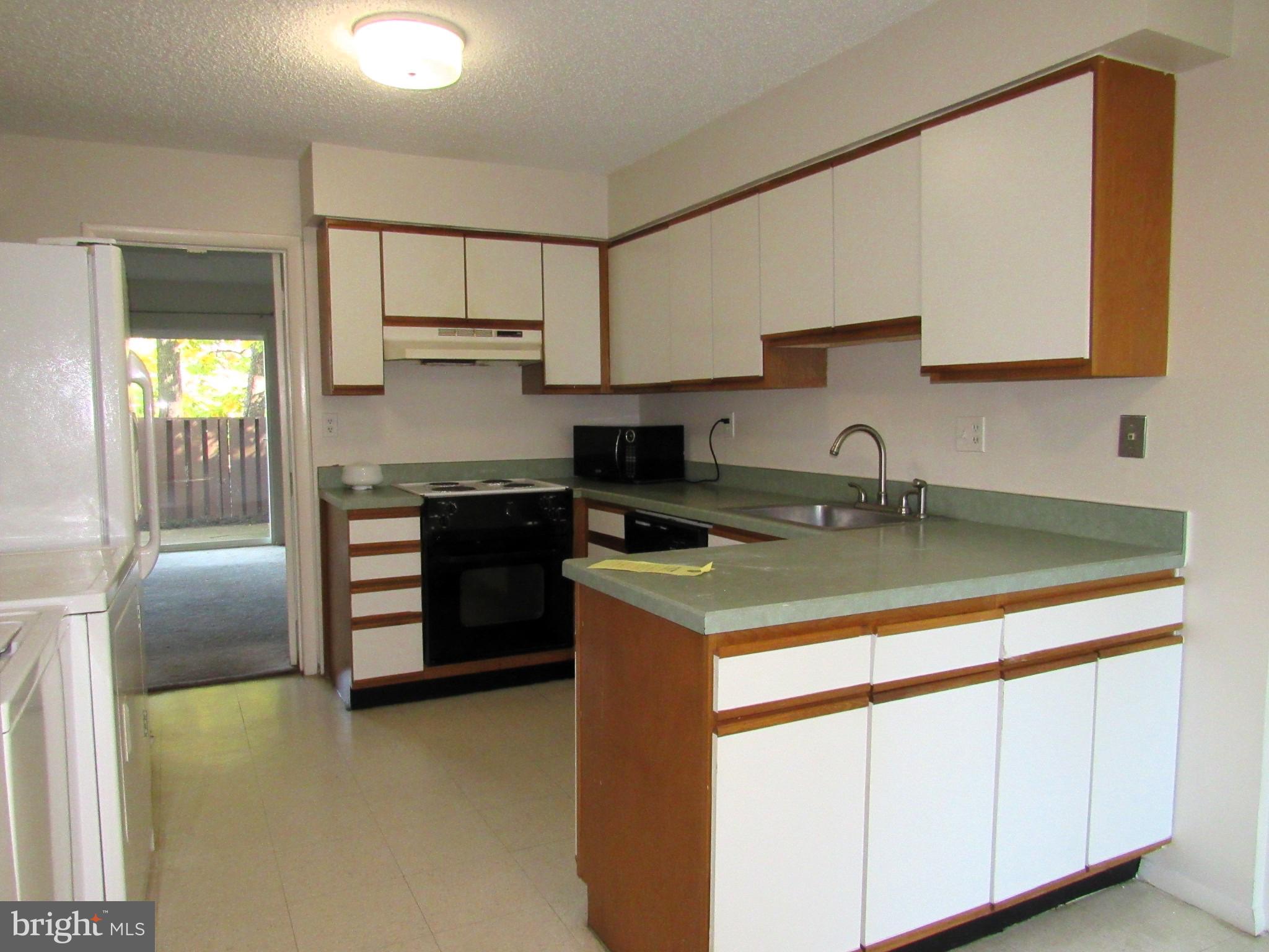 2202 Southgate Square Reston, VA 20191 - Photo 9 of 27