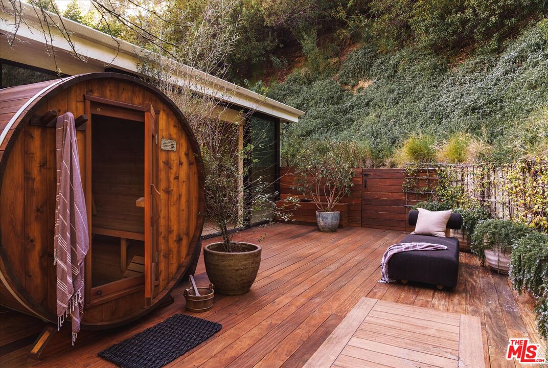 1820 Rising Glen Road West Hollywood, CA 90069 - Photo 16 of 33