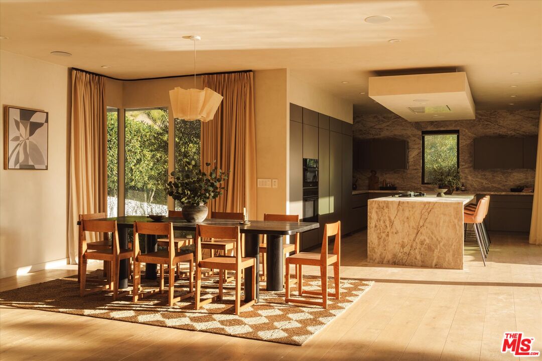 1820 Rising Glen Road West Hollywood, CA 90069 - Photo 3 of 32