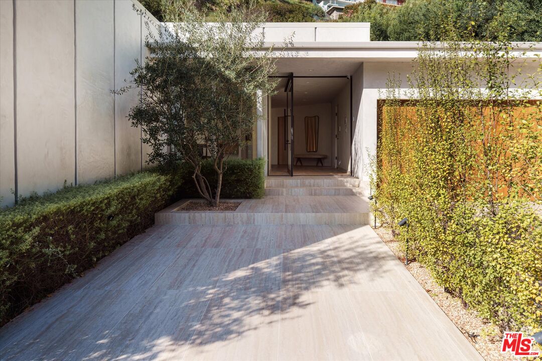 1820 Rising Glen Road West Hollywood, CA 90069 - Photo 32 of 33