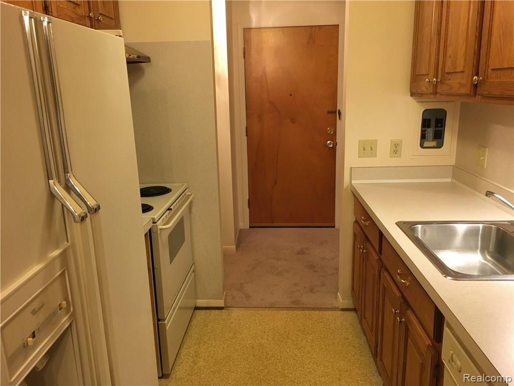 1199 South Sheldon Road, Unit 70 Plymouth, MI 48170 - Photo 3 of 15 Kitchen - View #1