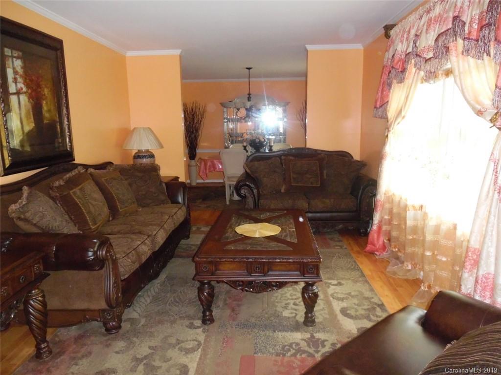 9724 Windrift Road Charlotte, NC 28215 - Photo 3 of 16 Gallery Image 3