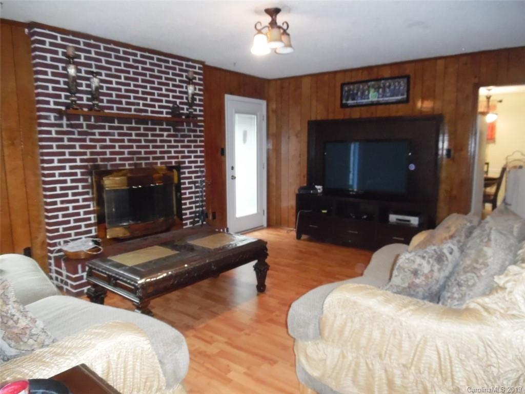 9724 Windrift Road Charlotte, NC 28215 - Photo 5 of 16 Gallery Image 5