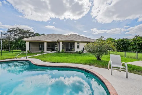 $1,200,000 | 8671 155th Place North, Palm Beach Gardens, FL 33418