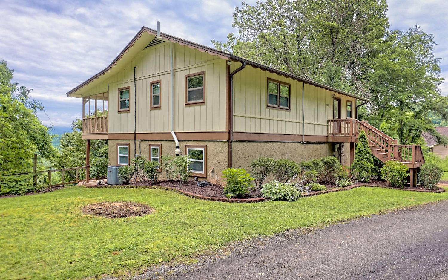 1484 Posey Road Young Harris, GA 30582 - Photo 1 of 1 Main View
