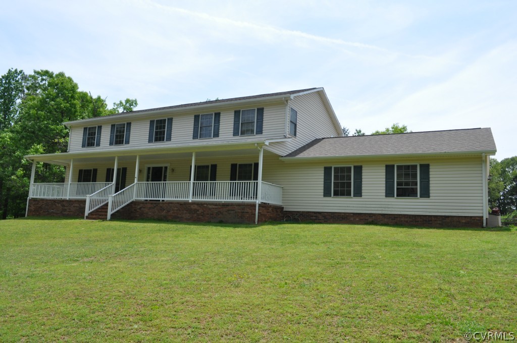 6084 Lockett Road Rice, VA 23966 - Photo 1 of 23 a view of a house with a yard