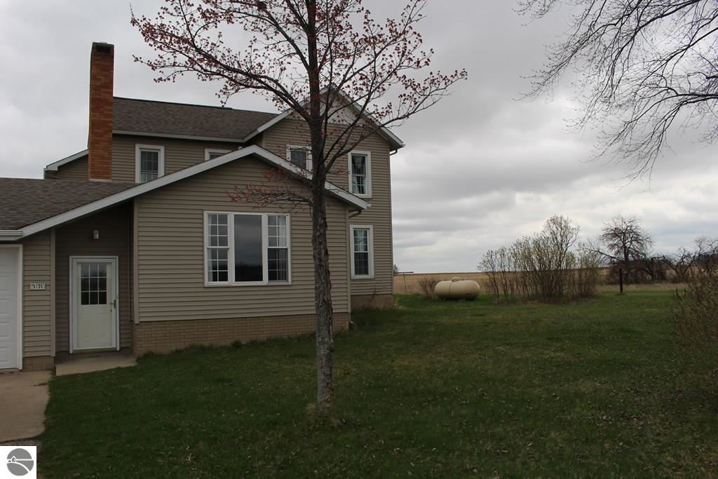 5135 South Shepherd Road Shepherd, MI 48883 - Photo 20 of 24 1783539-19.JPG