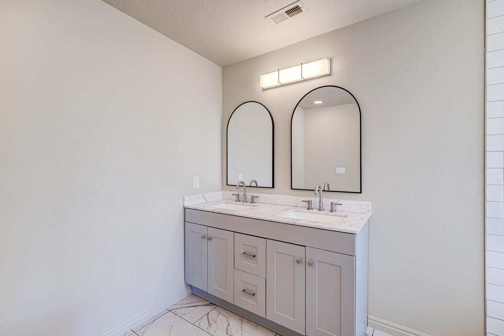 1964 Hedera Place St. George, UT 84790 - Photo 46 of 63 masterbath2