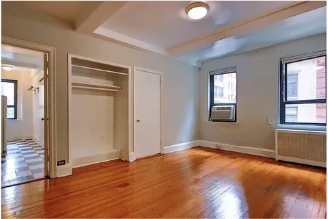 $5,400 | 11 Waverly Place, Unit 6C | Greenwich Village
