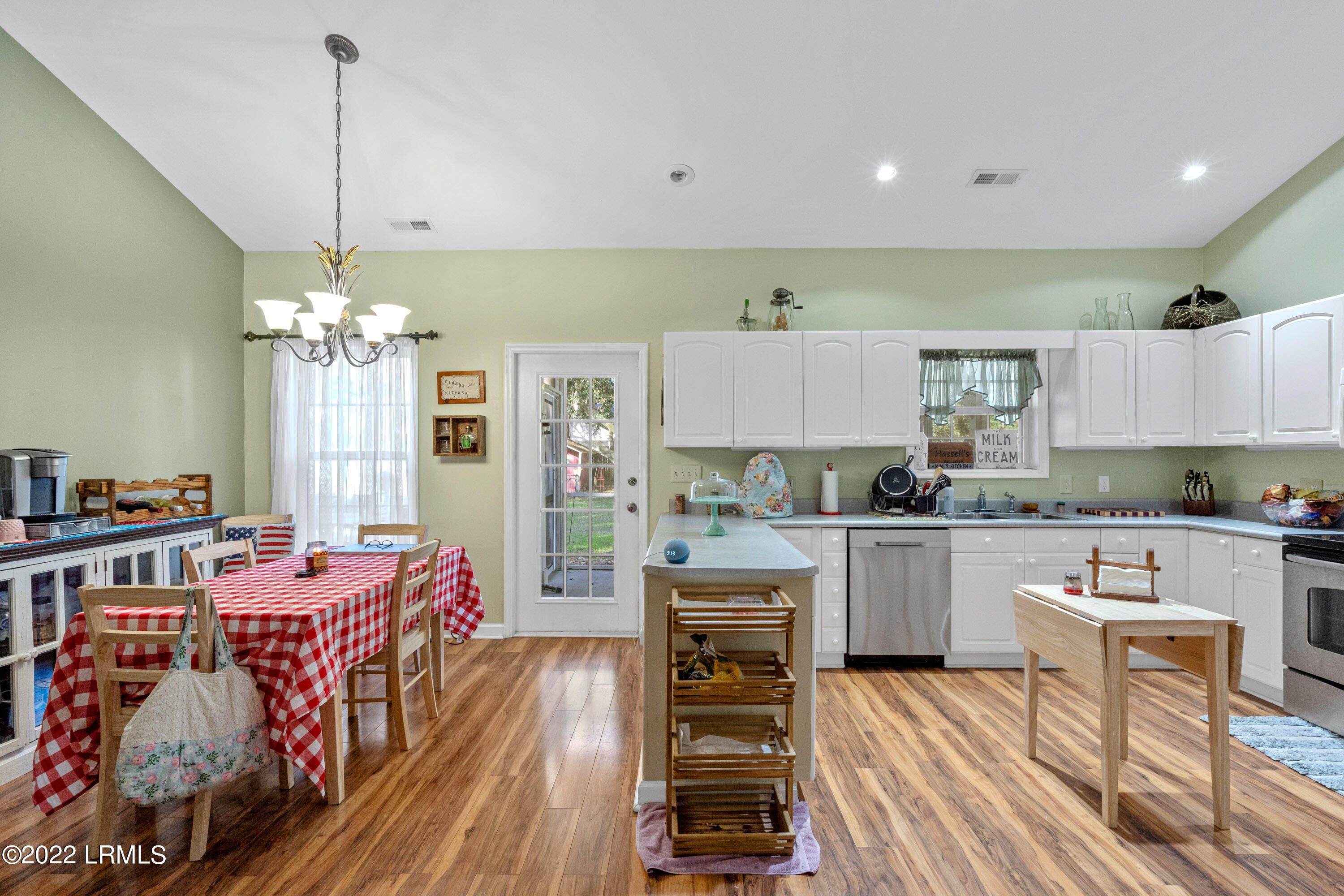 8 Causey Way Beaufort, SC 29907 - Photo 10 of 26 DSC07566